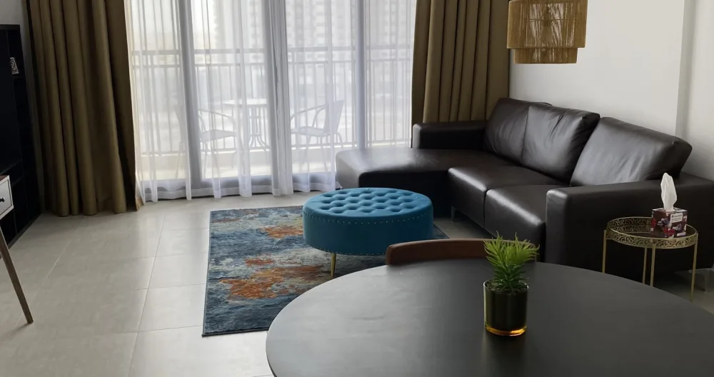 Private. quiet apartment on Reem Island with a gym, pool, parks, shops - Picture 2