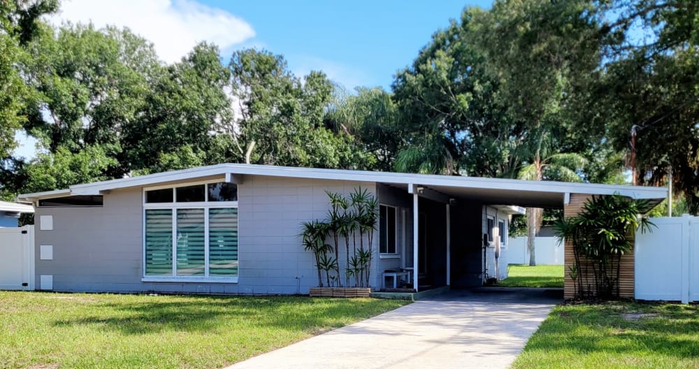 L'annuncio di Kevin su misterb&b - Easy off-street parking in a quiet, residential neighborhood