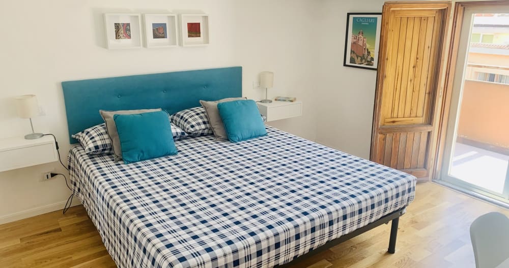 CASA IL MAESTRALE.Spacious and bright room with bathroom 1km from the sea - Picture 1