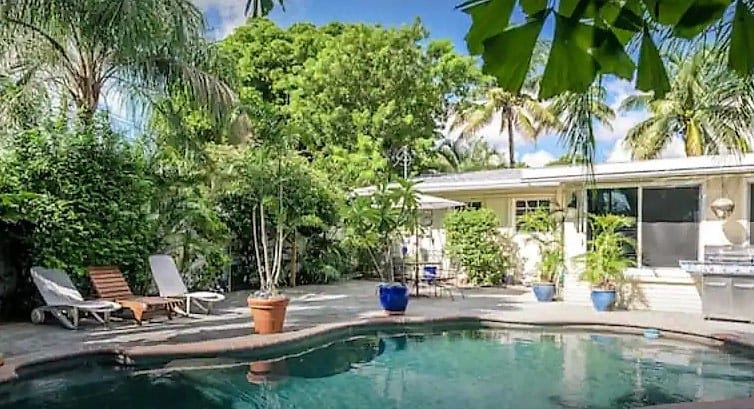 L'annuncio di Joey su misterb&b - pool/back yard