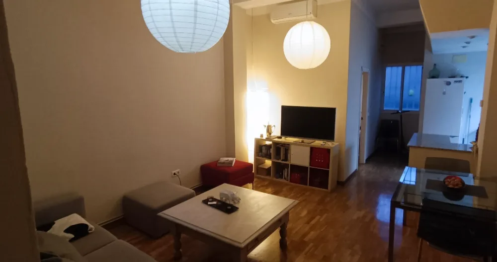 Belle chambre dans un appartement partagé, (partage seulement avec le propriétaire) - Photo 1