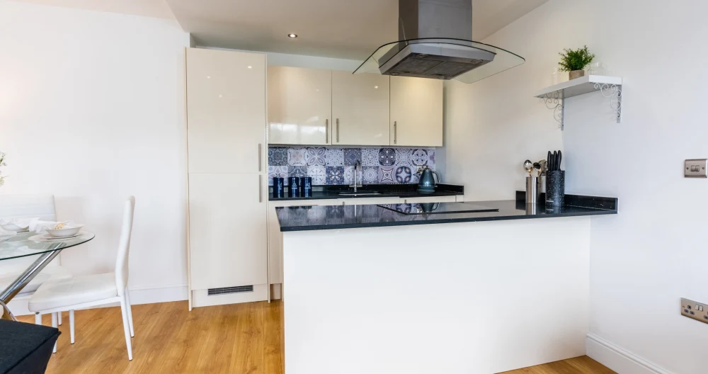 Beautiful apartment located in city centre with balcony - Picture 2