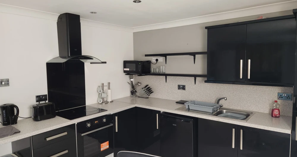 1 Bedroom Bungalow - Picture 2