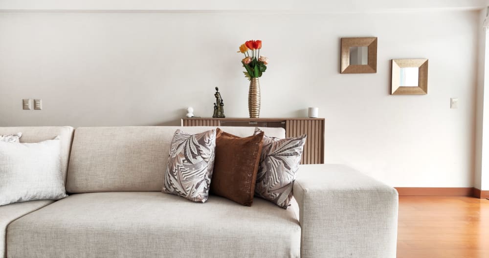 2,150 sq ft | Stylish & Spacious apt. in Chacarilla
 - Picture 1