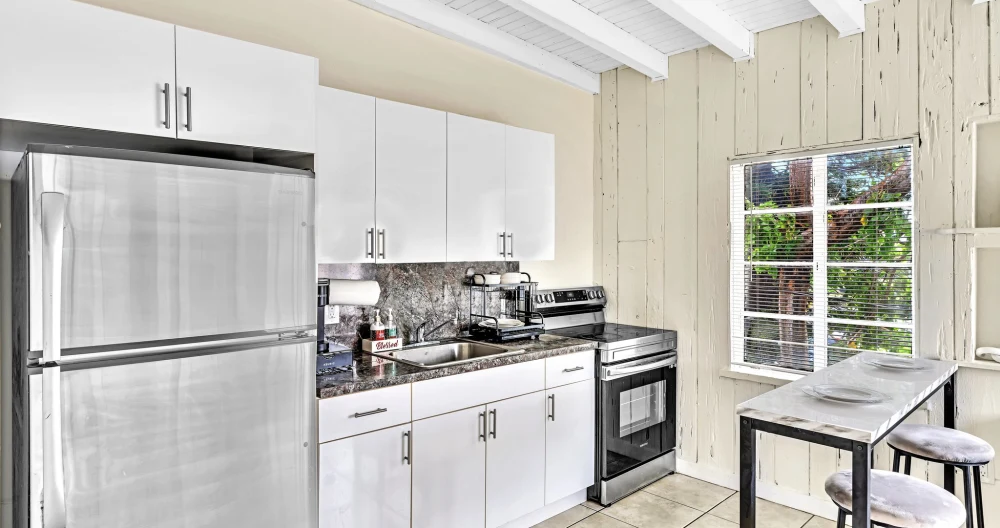 Discover Our Riverfront One-Bedroom Getaway -Ideal for Couples or Solo - Picture 2