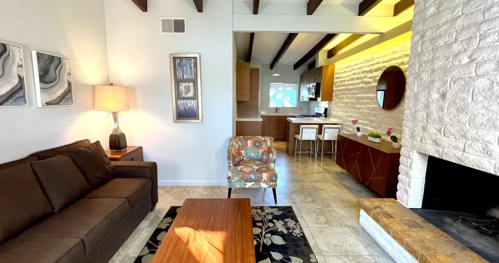 Thomas's listing on misterb&b - Room 24 Living Room