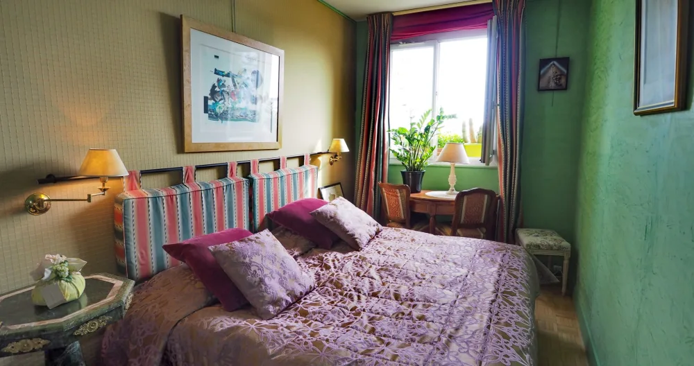 Room for men in the heart of Paris - Picture 1