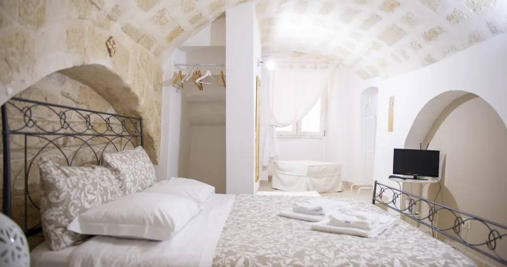 Anúncio de Caterina em misterb&b - Camera da letto stanza Rosa che è un mini appartamento