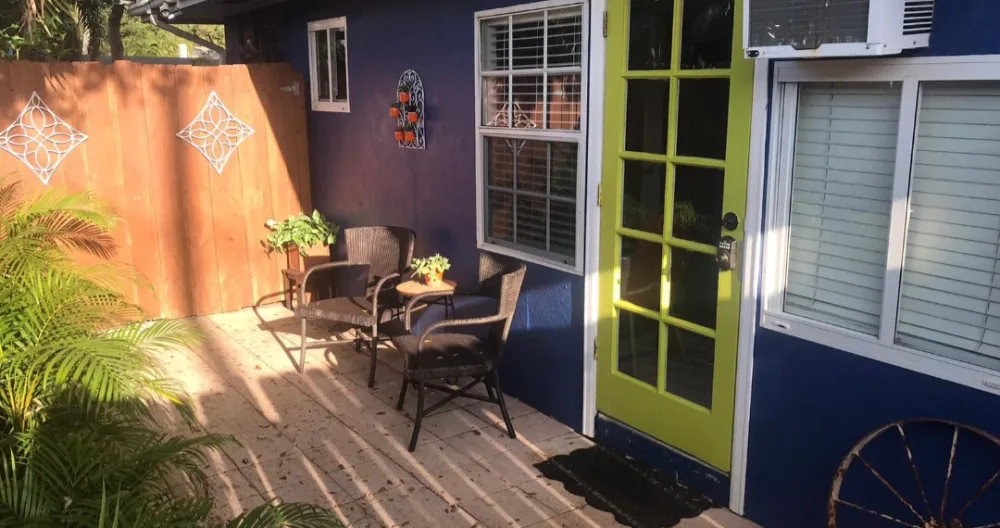 COZY STUDIO AND CLOSE TO EVERYWHERE - Picture 1