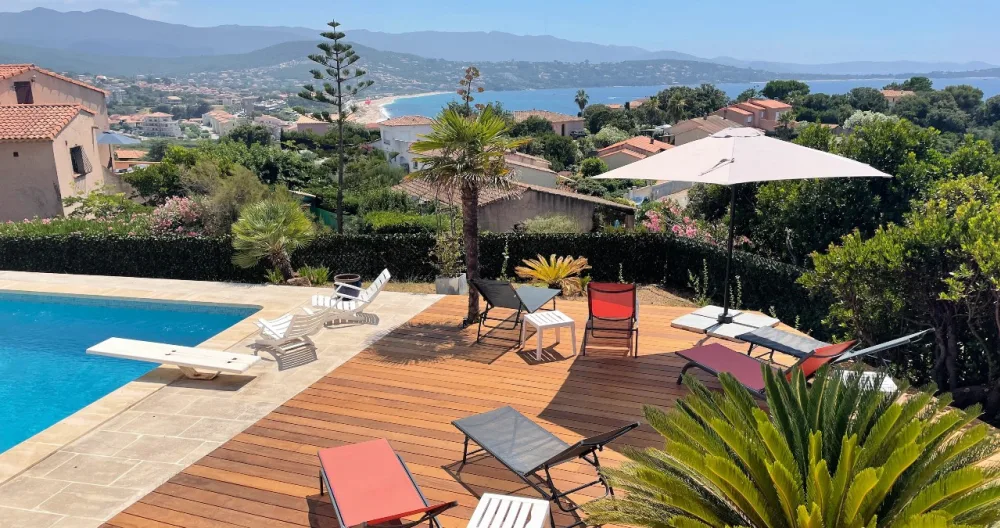 Patrick's listing on misterb&b - La vue de la villa Thamyris