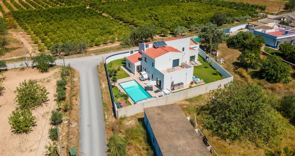 Muy bonita Villa "A vida é linda" sin frente, piscina, playa... - Foto 2
