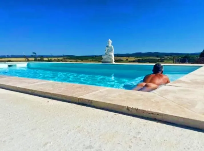 Alexandre's listing on misterb&b - piscine avec vu panoramique sur les Pyrénées 