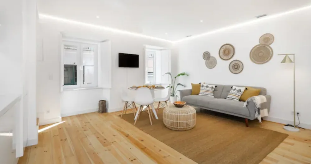 Appartement confortable et moderne dans le quartier central et pittoresque de Bica - Photo 2