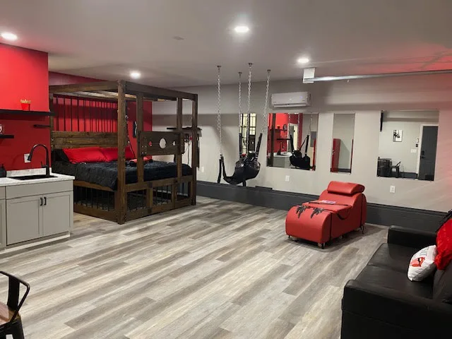 Cabine privée à thème adulte Kink - Photo 2