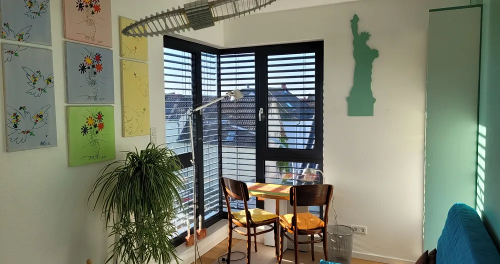 Paul's listing on misterb&b - Gästezimmer Süd-Ost-Seite, kleiner Arbeitsplatz, wlan