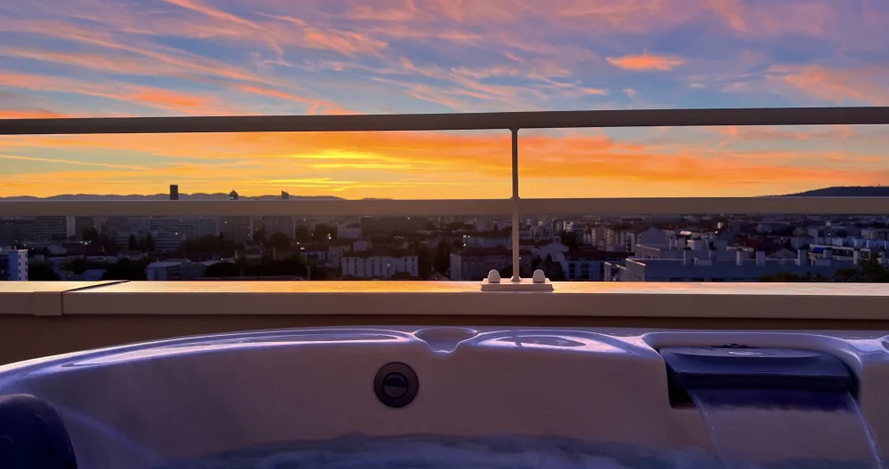 Quarto - jacuzzi com vista para Lyon - Foto 1