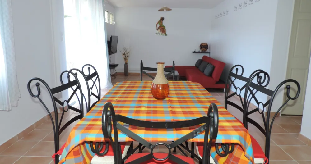 SPACIOUS F3 APARTMENT - Picture 2