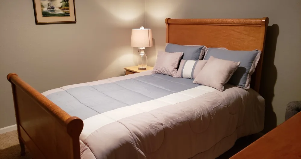 Michaels Inserat auf misterb&b - Ihr vollwertiges Bett im privaten Schlafzimmer