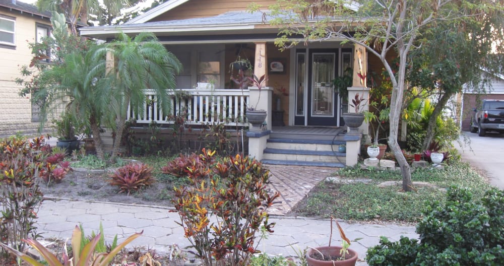 Dwaynes Inserat auf misterb&b - Front of home, built in 1920