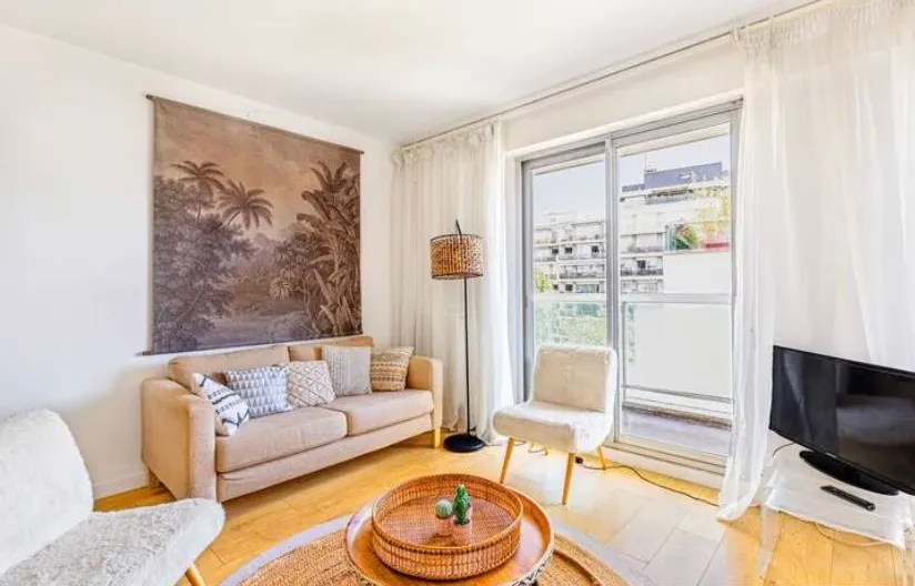 Bohemian apartment in the 15th Arrondissement - Picture 1