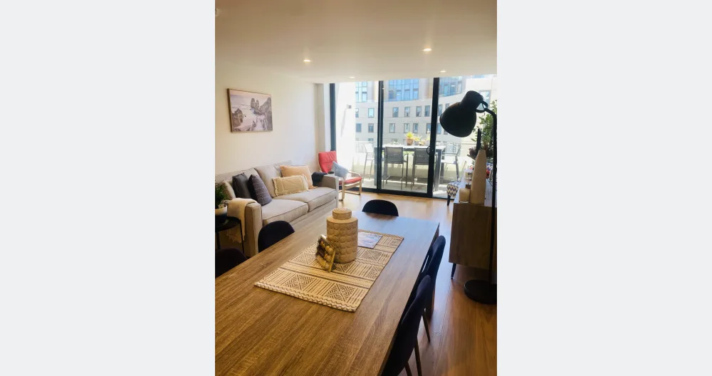 Apartamento de dois andares, moderno, central, à beira do lago. - Foto 2