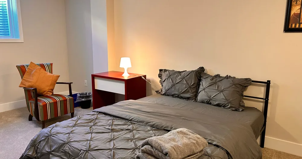 SelfCheck-in Quarto privado com casa de banho privativa + cozinha e estacionamento em Ottawa - Foto 1