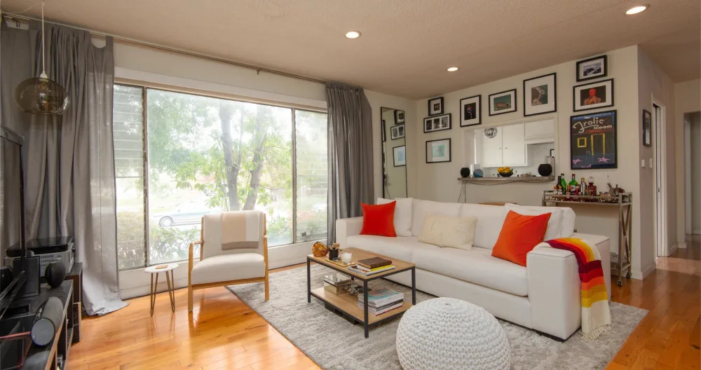 Beautiful apartment on a unique, quite, treelined street in WeHo. - Picture 1