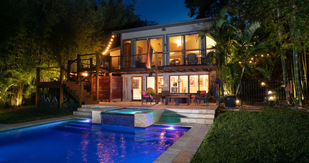 Le "Camp Copeland", un studio privé au bord de la piscine dans notre maison. - Photo 1