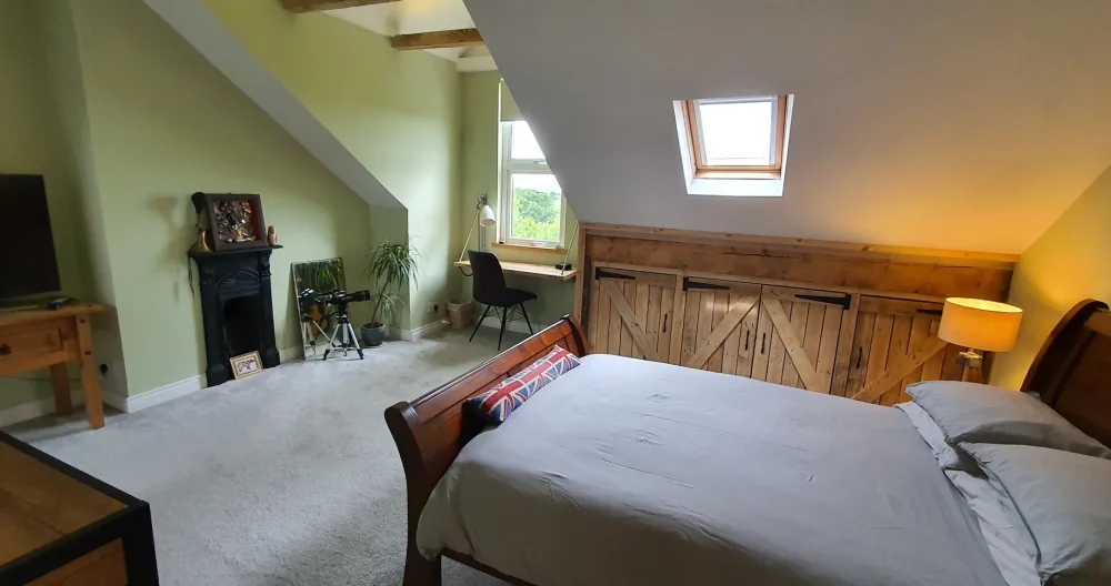 Long and short term self-contained apartment in Leeds. Great view! - Picture 2
