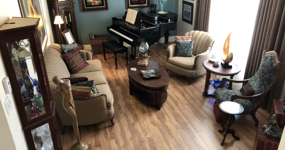 Anúncio de Wayne em misterb&b - A simple home of elegance and art for you to enjoy!