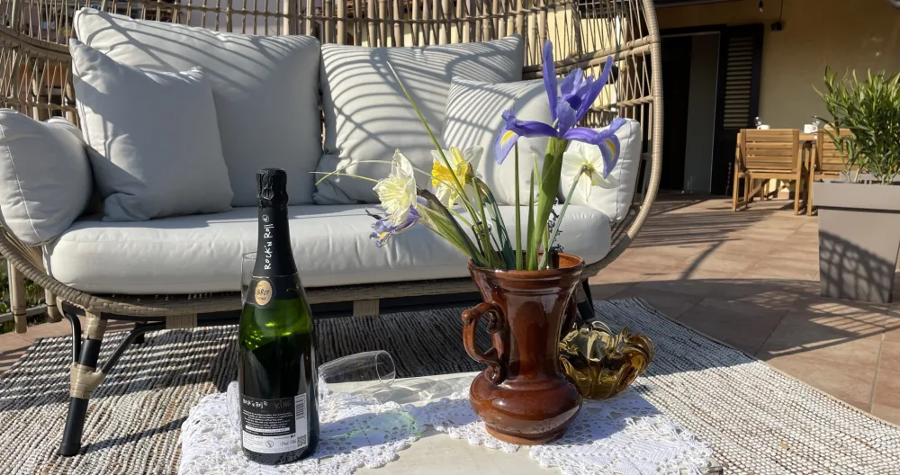 L'annuncio di Orson su misterb&b - Big space terrace, private and open see view. Relaxed stay and enjoy the atmosphere