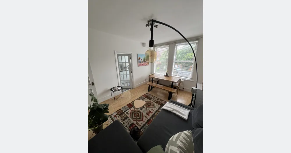 Cute flat, 5 mins walk away from Herne Hill station (Zone 2).  - Picture 2