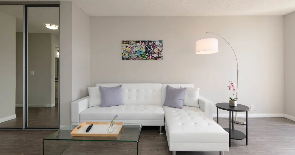 Skyline Palms 1-Bedroom with Roof-Top Pool - Picture 2