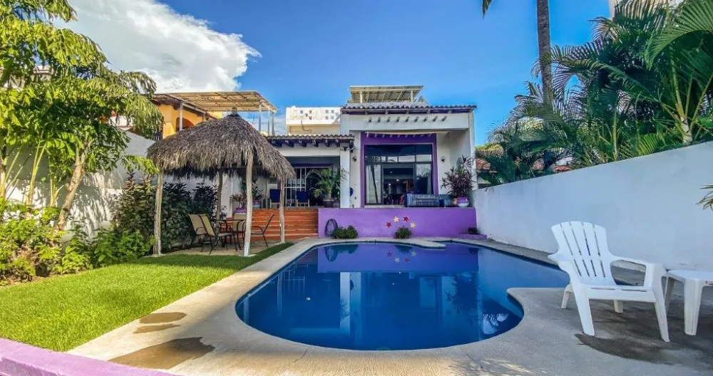 Beautiful Beachfront Vacation home with private pool. - Picture 2