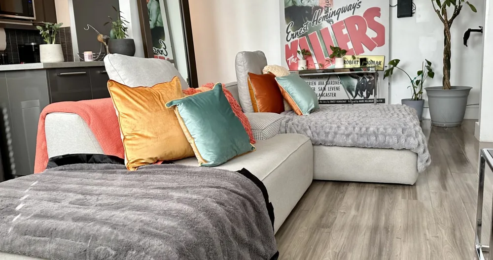Private 2-BR 2-Bath Apartment in the center of West Hollywood - Picture 2