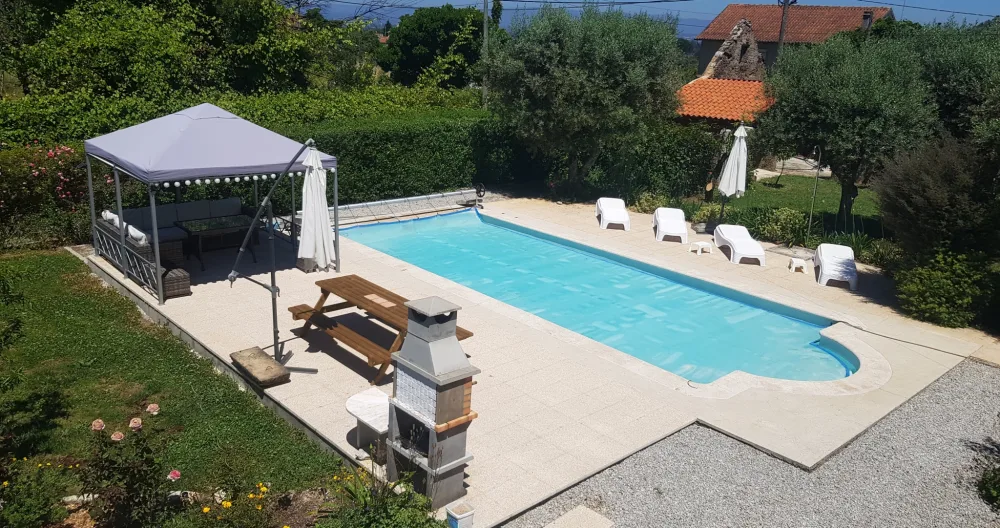 Leslie's listing on misterb&b - Solar heated pool, totally private for guests