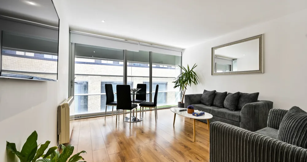 That Cosy Stay- Fantastic Two-Bed Apartment (E15) - Photo 1