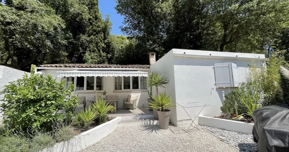 Room in a house 12 min from Nice - Photo 1