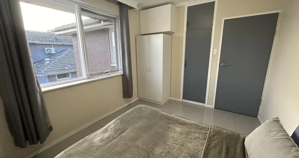Gemütliches, schnörkelloses Schlafzimmer ganz für sich allein. Zu Fuß zu den Aus Open! - Foto 2
