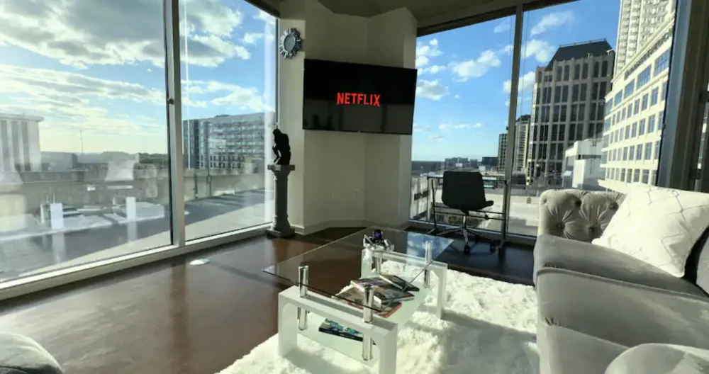 2Bed Midtown High-Rise | King Bed | Free Parking - Picture 1
