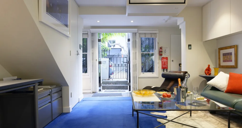 Jeff's listing on misterb&b - Street level views with doors open, modern air-conditioner
