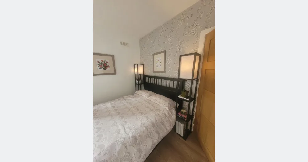 Preciosa habitación en villa baja con jardín - Foto 1