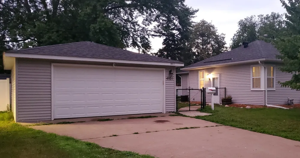 Rustikale Rambler in NW Minneapolis mit riesigen Hinterhof, Feuerstelle, & Sauna - Foto 2