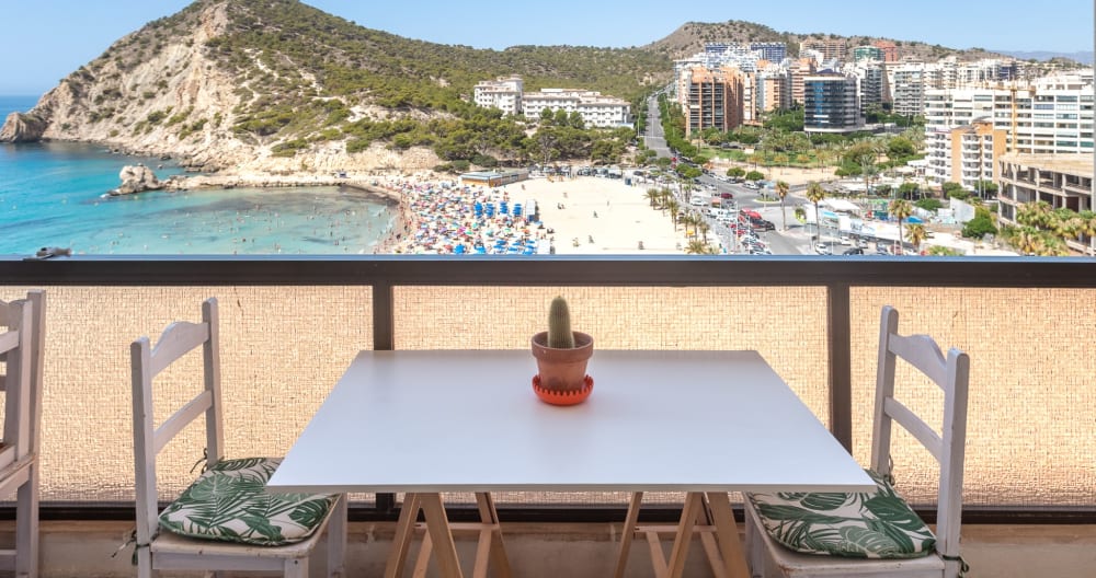 Anúncio de Álvaro em misterb&b - Terraza con vistas al mar y la montaña