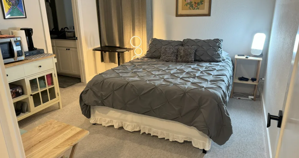 Quiet room for long-term stay - Picture 1