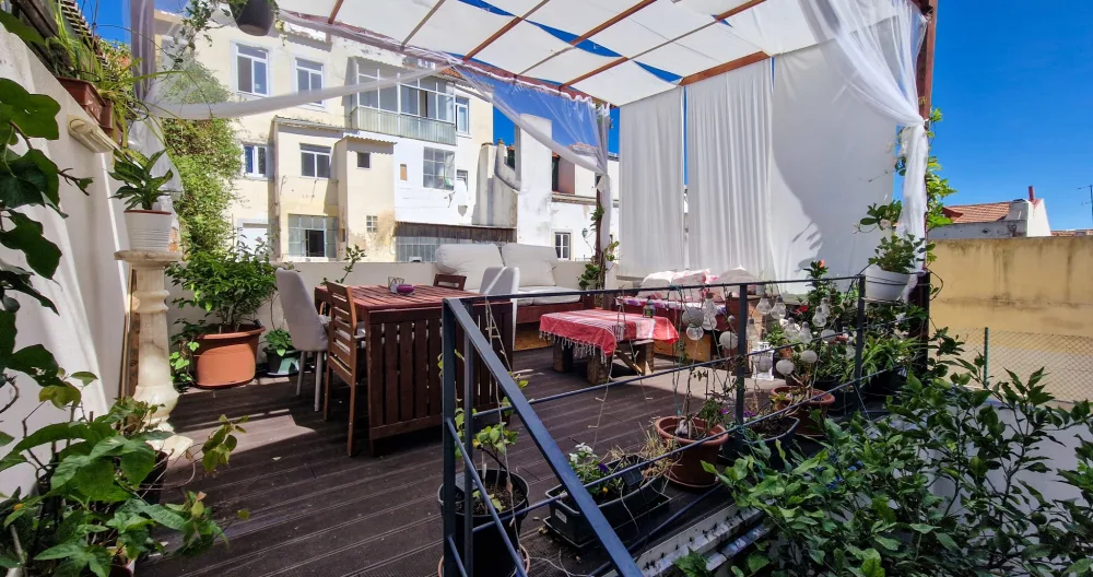 Sams Inserat auf misterb&b - Our upper sunny terrace oasis