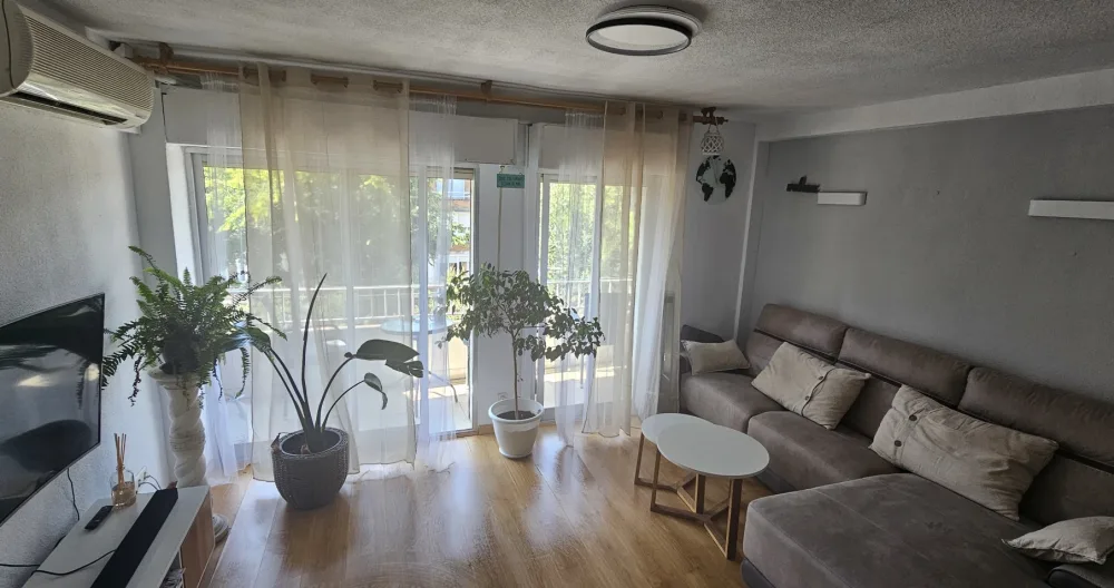 Cozy apartment with terrace and lots of charm, close to the center of town - Picture 1