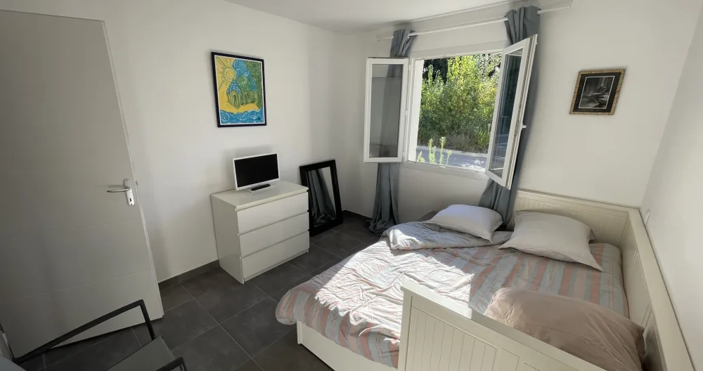 Quarto no campo a 10 minutos do centro de Avignon. - Foto 1