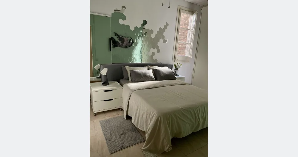 BEAUTIFUL ROOM NEAR THE BEACH (MAR BELLA) - (SUBWAY) - Picture 1