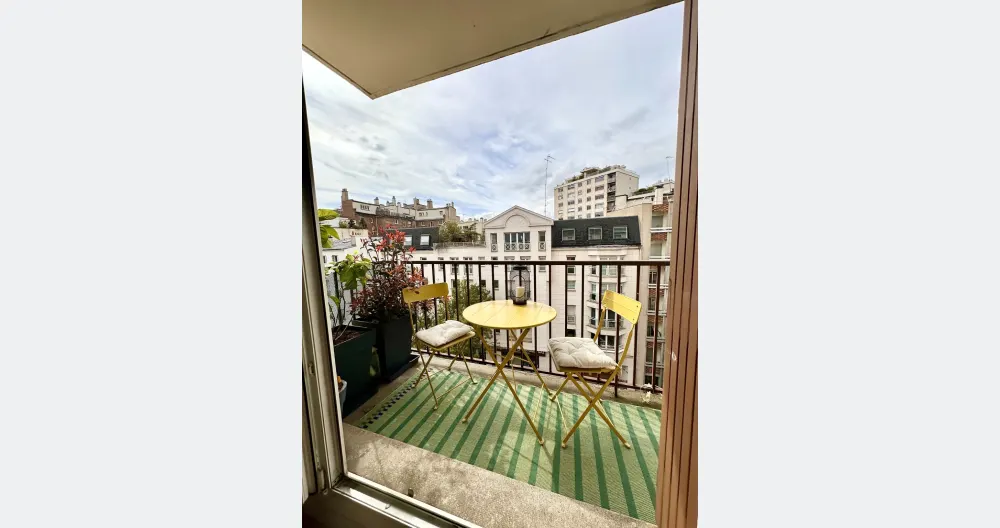 Étienne's listing on misterb&b - Petite terrasse ensoleillée et arborée idéal pour prendre son café le matin 